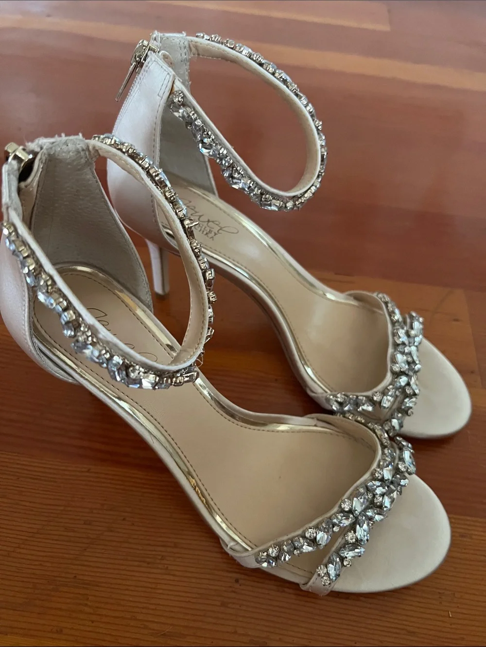 Badgley Mischka Jewel ivory gold jeweled Ankle-Strap Sandal kitten heel EUC new?